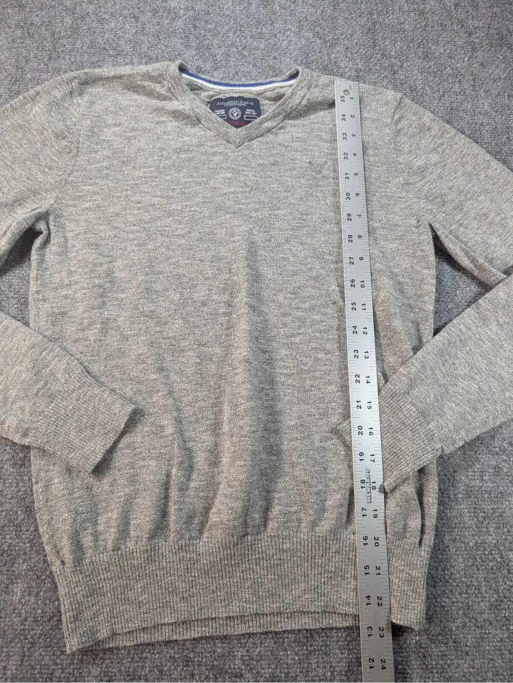 American Eagle Outfitters Mens XS Athletic Fit Gray V-Neck Cotton Sweater